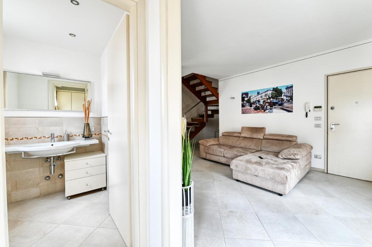 Pearl House - Sirmione Holiday - Jacuzzi Privata Екстер'єр фото