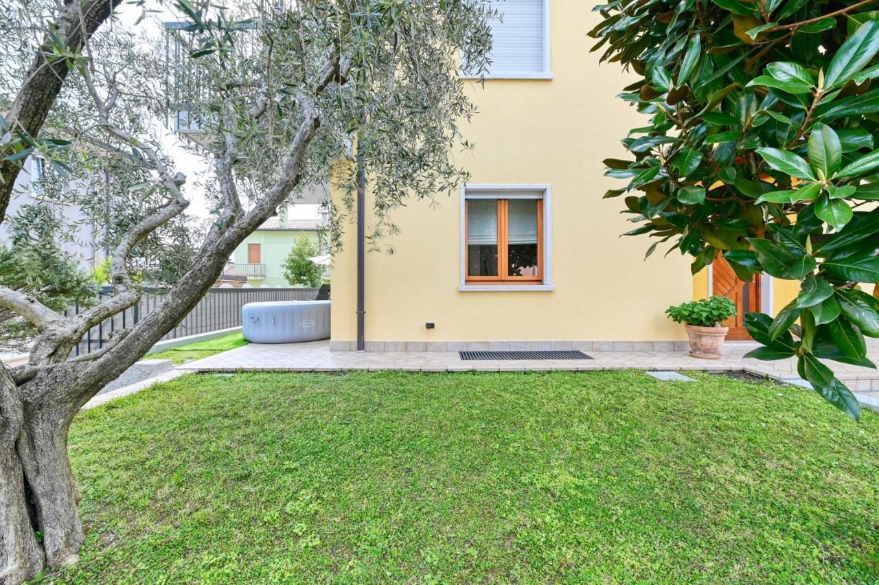 Pearl House - Sirmione Holiday - Jacuzzi Privata Екстер'єр фото