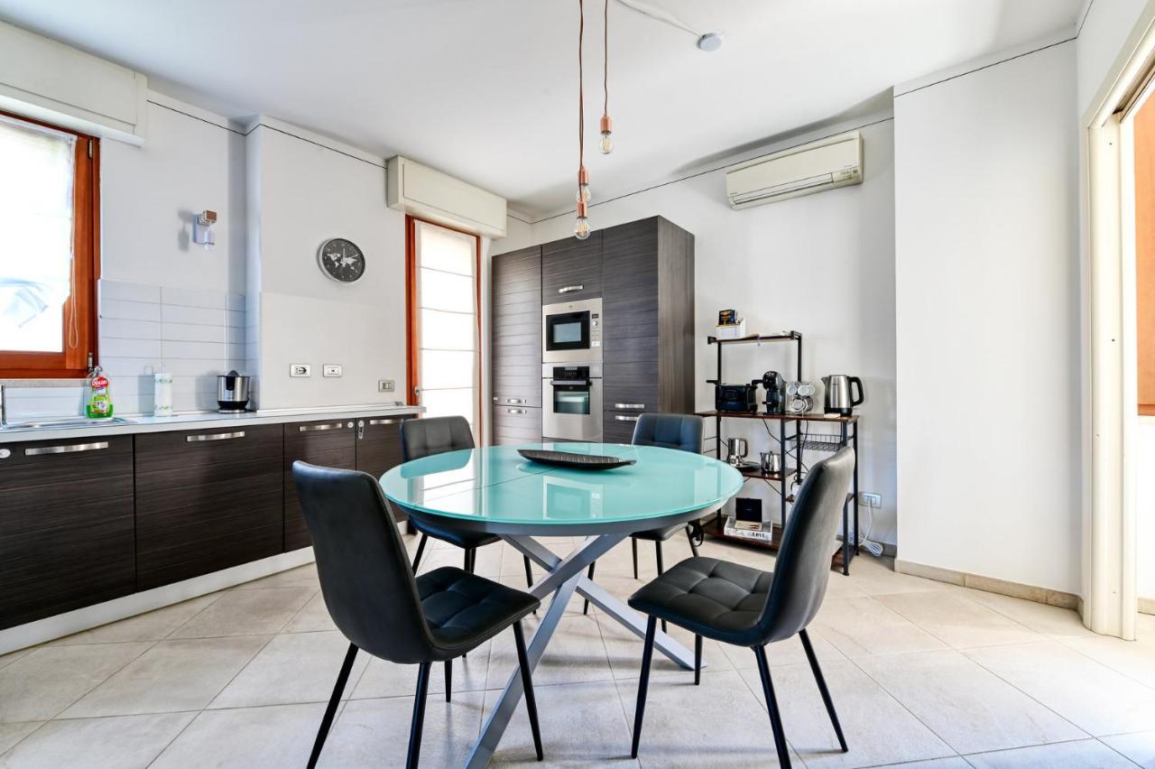 Pearl House - Sirmione Holiday - Jacuzzi Privata Екстер'єр фото